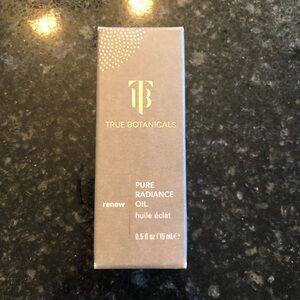 True Botanicals Pure Radiance Oil New in Box